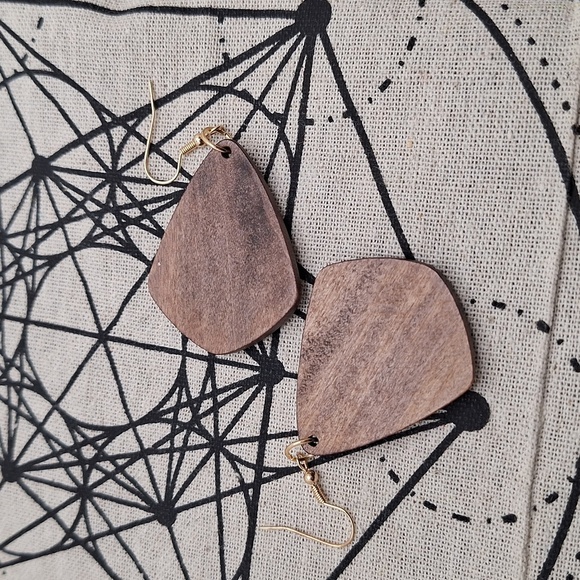 Brown wood earrings diamond abstract geometric shape boho jewelry - Picture 5 of 5